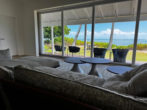 HONOLULU BEACH VILLA — 5827 Kalanianaʻole Hwy