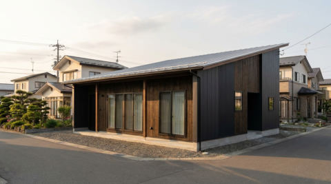 新城平岡の家