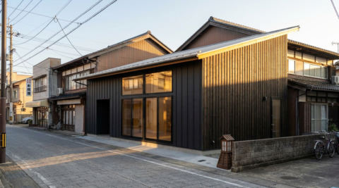 高岡御馬出町の家